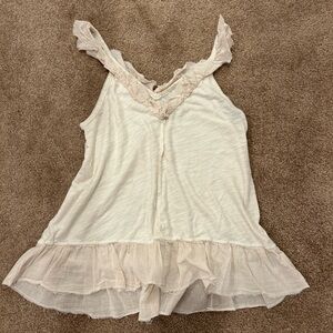 American Eagle cream top